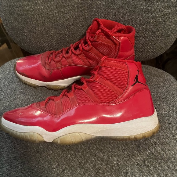 Air Jordan 11 Gym Red - Picture 1 of 5